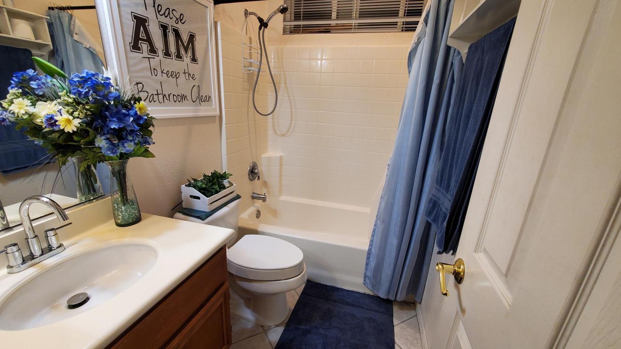 Luxury 1 Bed 1 Bath Fully Private *