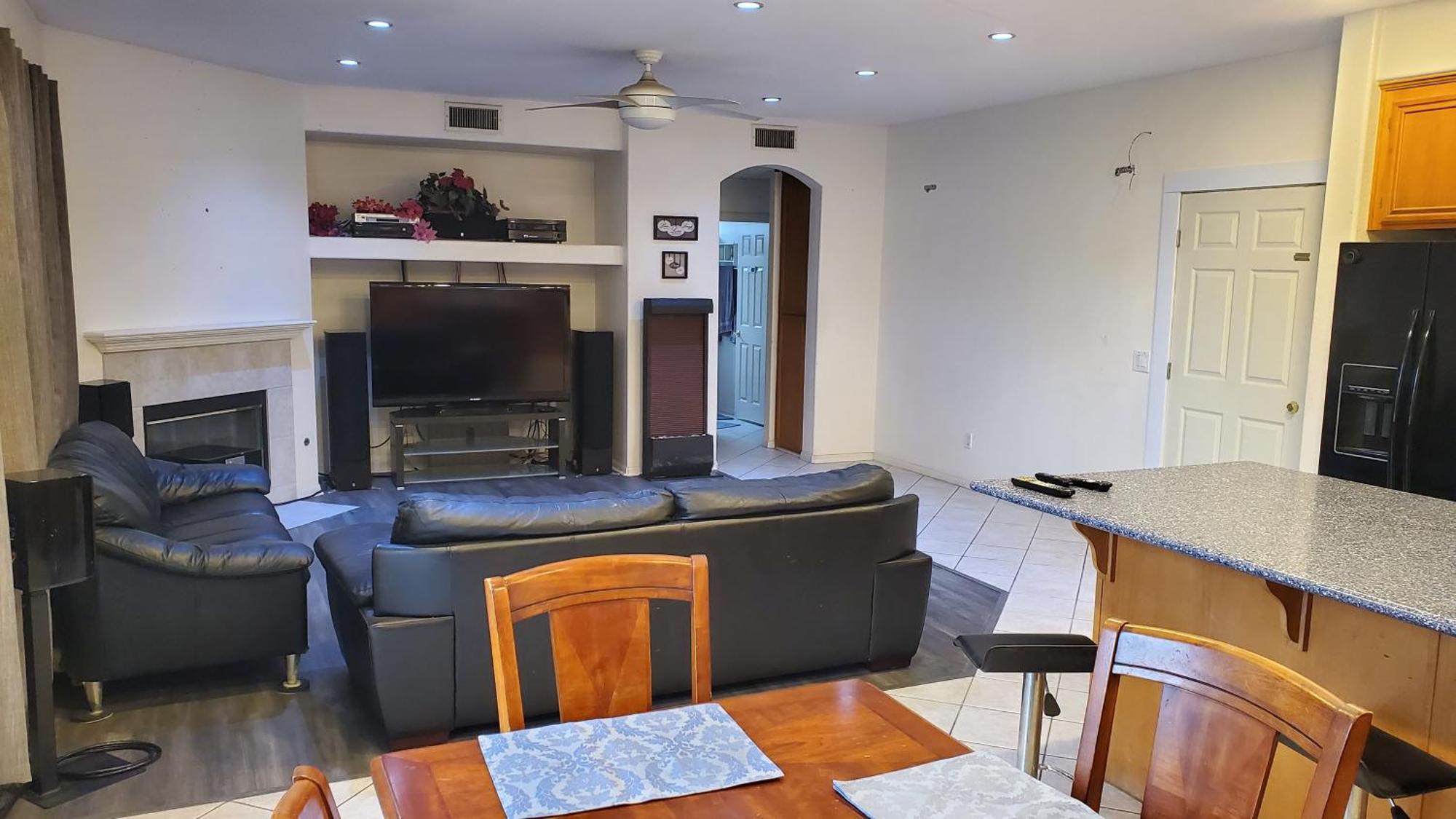 Apartment Luxury 1 Bed 1 Bath Fully Private
