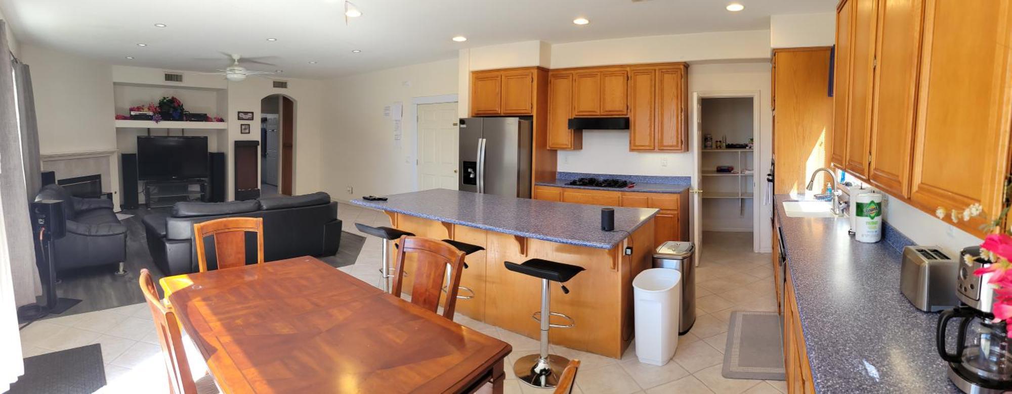 Luxury 1 Bed 1 Bath Fully Private *
