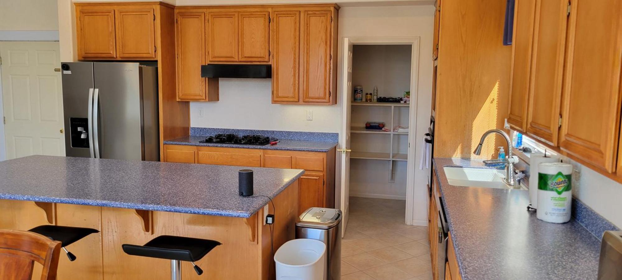 Luxury 1 Bed 1 Bath Fully Private Appartement